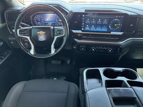 Used 2024 Chevrolet Silverado 2500 LT AWD/4WD image 17
