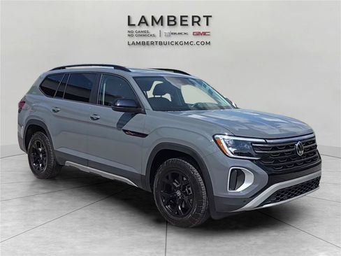Used 2024 Volkswagen Atlas Peak Edition SE AWD/4WD image 7