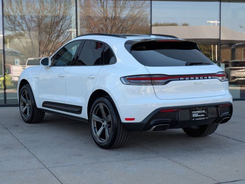 Certified 2025 Porsche Macan AWD/4WD image 3