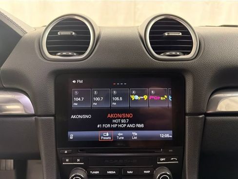 Used 2019 Porsche 718 Boxster RWD image 13