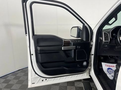 Used 2017 Ford F150 Platinum w/ Equipment Group 701A Luxury AWD/4WD image 15