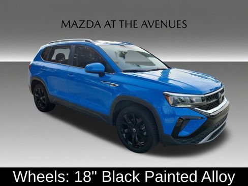 Used 2023 Volkswagen Taos SE w/ Black Wheel Package FWD image 5