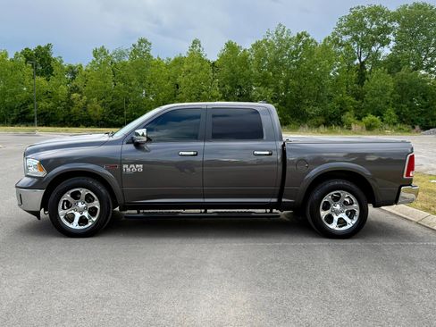 Used 2019 RAM 1500 Laramie w/ Cold Weather Group RWD image 7