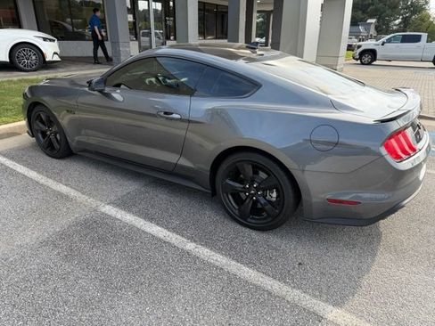Used 2022 Ford Mustang GT Premium w/ Black Accent Package RWD image 3
