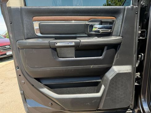Used 2016 RAM 2500 Laramie image 18