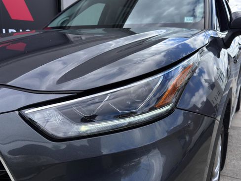 Used 2022 Toyota Highlander Platinum image 10