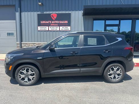 Used 2022 Kia Seltos EX AWD/4WD image 2