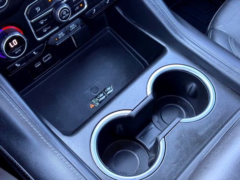 Used 2022 Chevrolet Suburban Z71 w/ Z71 Off-Road Package image 28