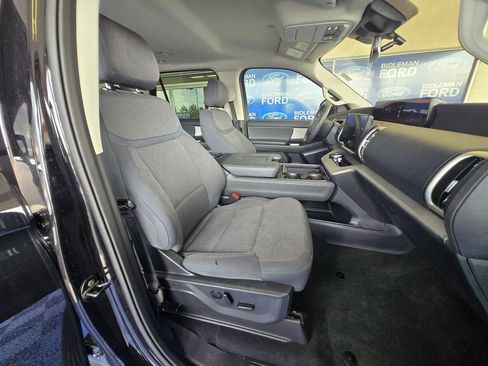 Used 2025 Ford Expedition Max Active AWD/4WD image 25