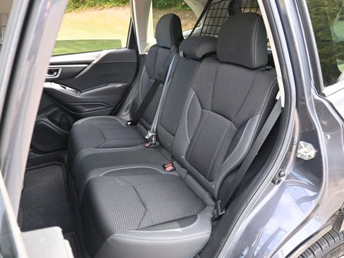 Used 2021 Subaru Forester Premium image 18