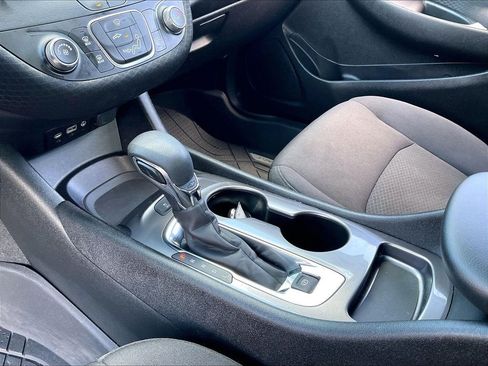 Used 2024 Chevrolet Malibu LS w/ LPO, Floor Liner Package FWD image 19