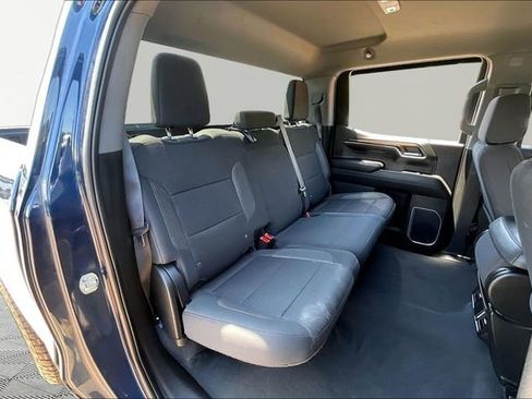 Used 2023 Chevrolet Silverado 1500 LT AWD/4WD image 17