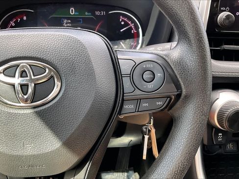 Used 2025 Toyota RAV4 LE FWD image 19