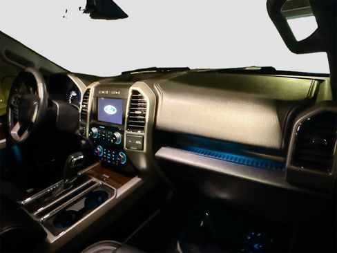 Used 2017 Ford F150 Lariat w/ Equipment Group 502A Luxury image 34