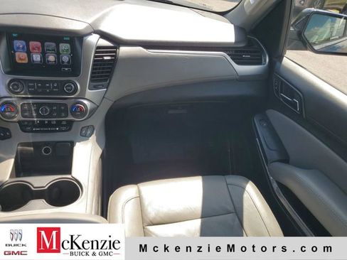 Used 2016 Chevrolet Suburban LT RWD image 30
