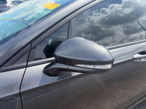 Used 2016 Ford Fusion SE FWD image 13