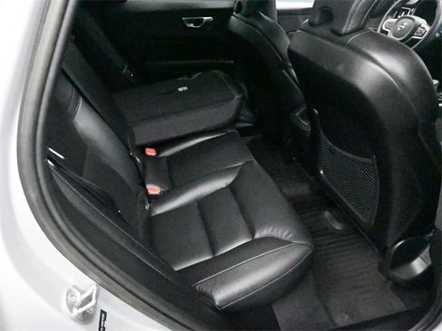 Used 2023 Volvo XC60 B5 Plus w/ Protection Package Premier image 28