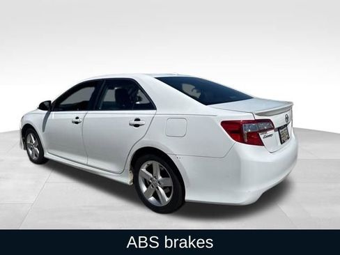 Used 2014 Toyota Camry SE image 6