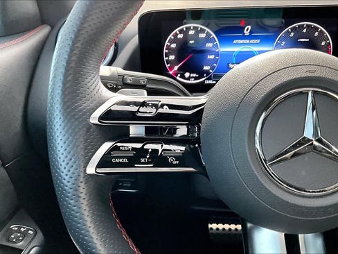 Used 2025 Mercedes-Benz GLA 250 image 24