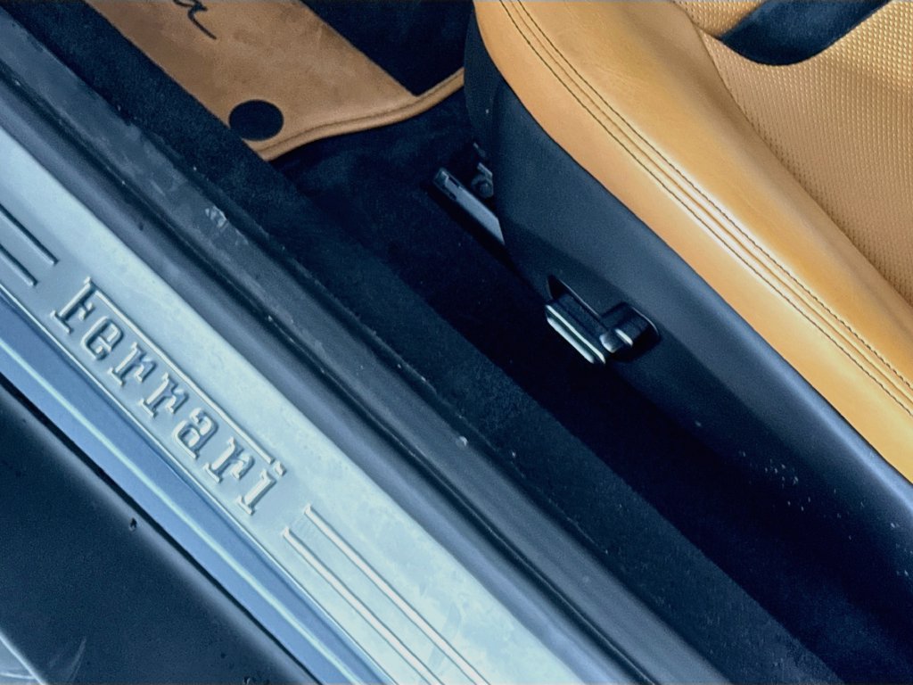 Certified 2022 Ferrari Roma RWD image 21