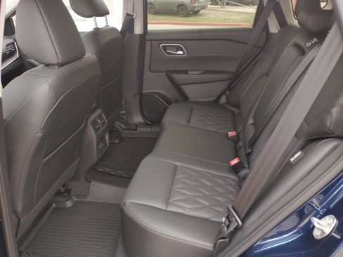 New 2026 Nissan Rogue Platinum AWD/4WD image 12