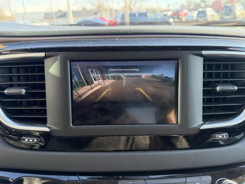 Used 2023 Chrysler Voyager LX image 21