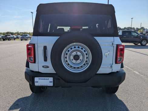 New 2025 Ford Bronco 4-Door image 5