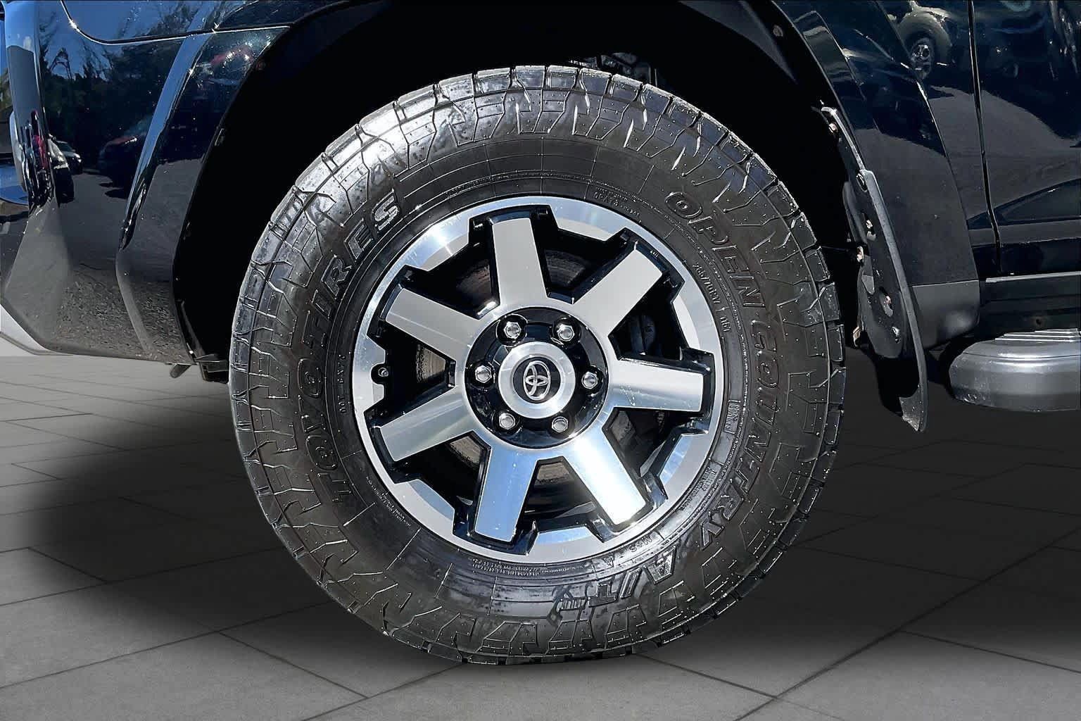 Used 2019 Toyota 4Runner TRD Off-Road Premium AWD/4WD image 11
