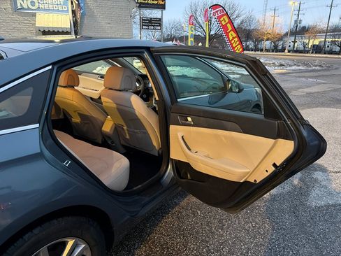 Used 2017 Hyundai Sonata SE image 11