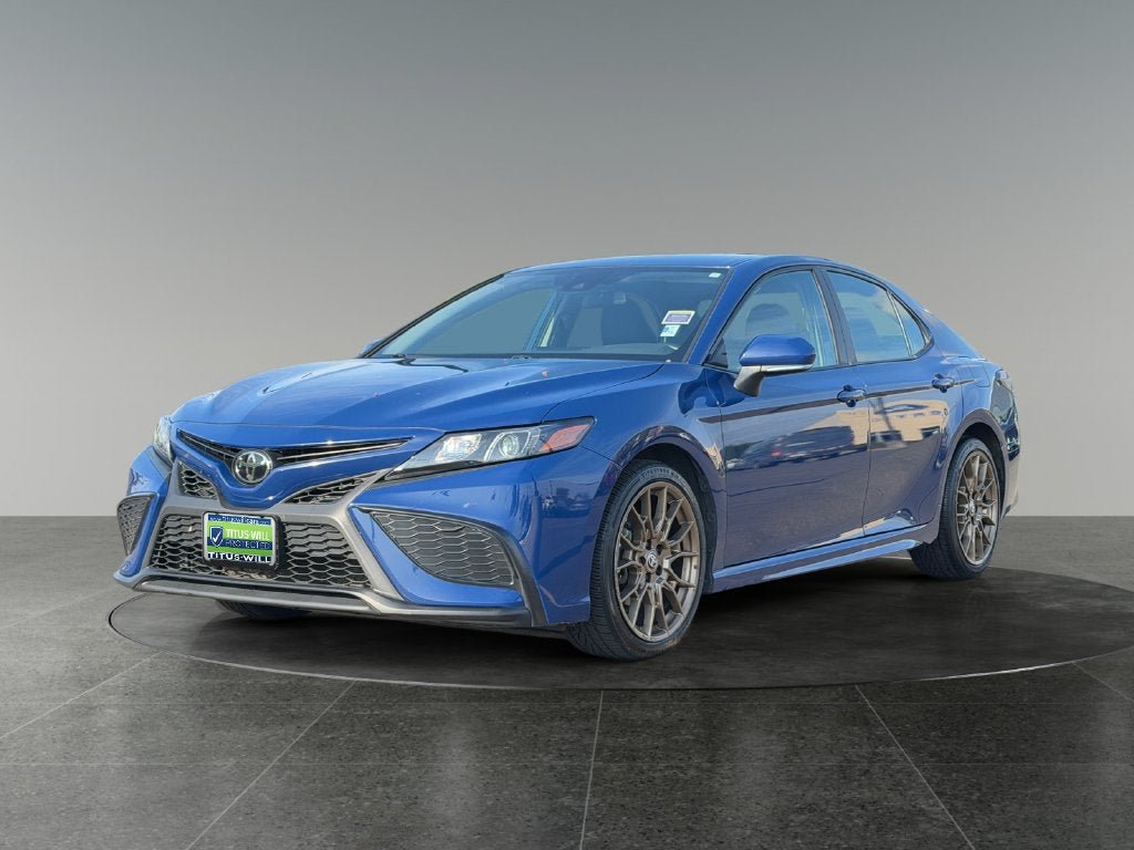 Used 2024 Toyota Camry SE AWD/4WD image 3