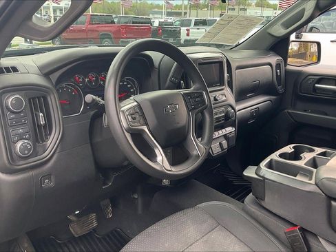 Used 2021 Chevrolet Silverado 1500 Custom Trail Boss w/ Safety Confidence Package AWD/4WD image 15