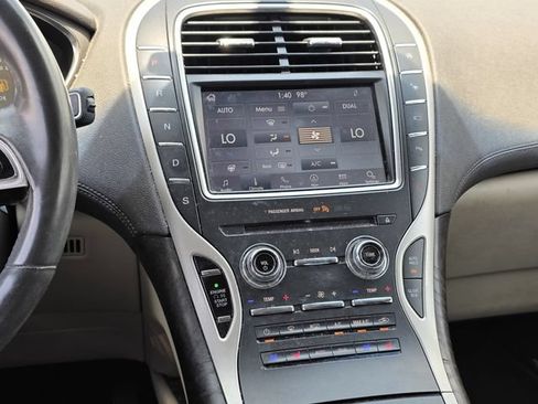 Used 2020 Lincoln Nautilus Reserve w/ Equipment Group 201A FWD image 9