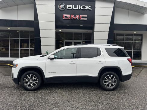 Certified 2023 GMC Acadia SLE w/ Driver Convenience Package image 2