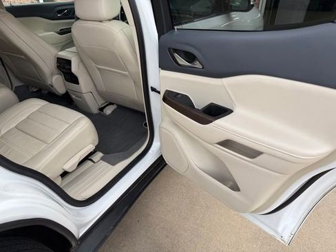 Used 2023 GMC Acadia Denali w/ Denali Ultimate Package AWD/4WD image 18
