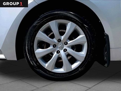 Used 2020 Toyota Corolla LE FWD image 11