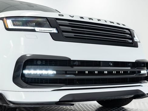Used 2025 Land Rover Range Rover SE AWD/4WD image 13