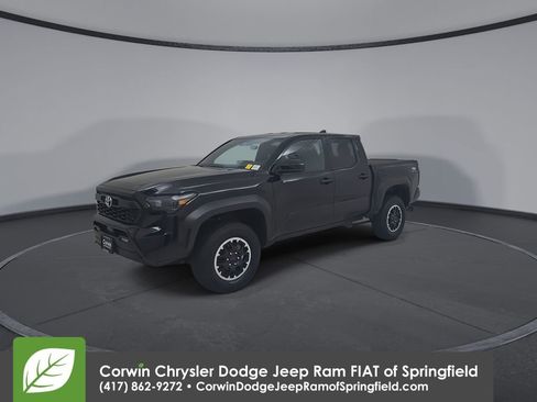 Used 2025 Toyota Tacoma TRD Off-Road image 7