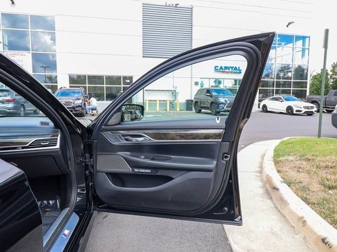 Used 2017 BMW 750i xDrive image 59