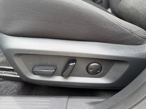 Used 2024 Nissan Rogue SV FWD image 18
