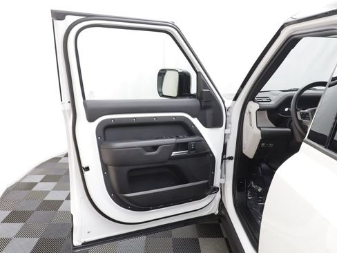 Certified 2026 Land Rover Defender 110 S AWD/4WD image 5