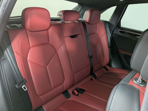 Certified 2019 Porsche Macan AWD/4WD image 24
