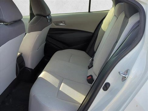 Used 2020 Toyota Corolla LE image 23