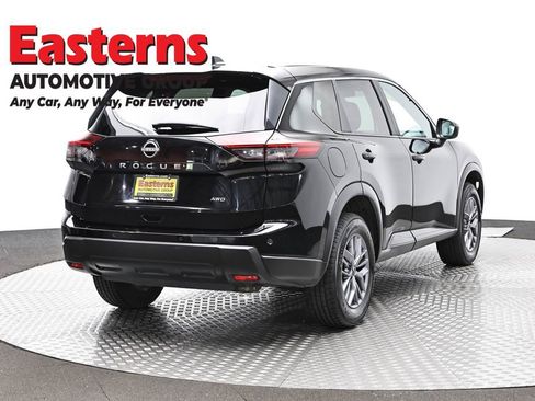 Used 2024 Nissan Rogue S AWD/4WD image 5