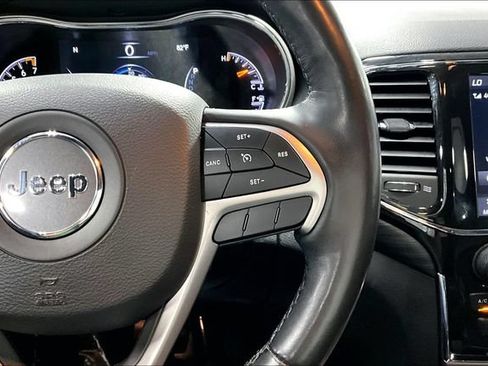 Used 2021 Jeep Grand Cherokee Laredo X AWD/4WD image 12