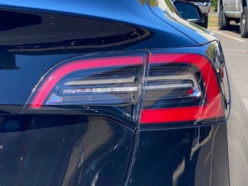 Used 2021 Tesla Model 3 Standard Range Plus image 16