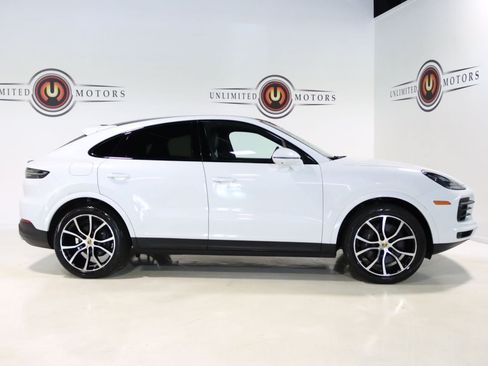 Used 2023 Porsche Cayenne Coupe w/ Towing Package w/o Tow Ball AWD/4WD image 5