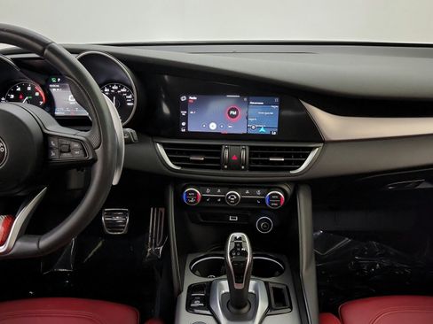 Used 2023 Alfa Romeo Giulia Veloce RWD image 25