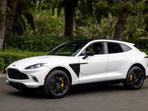 Used 2021 Aston Martin DBX AWD/4WD image 2