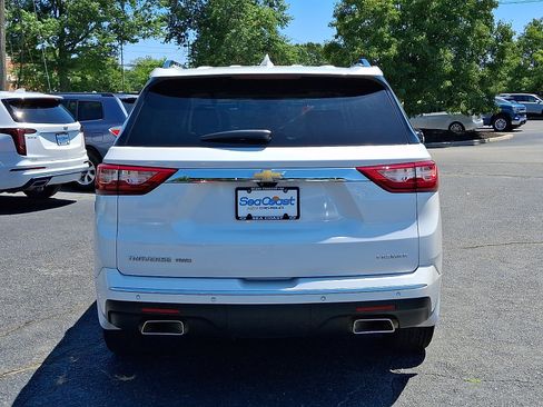 Used 2021 Chevrolet Traverse Premier AWD/4WD image 6