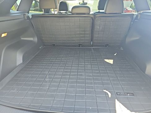 Used 2021 Volkswagen Atlas Cross Sport SE w/ Panoramic Sunroof Package FWD image 32